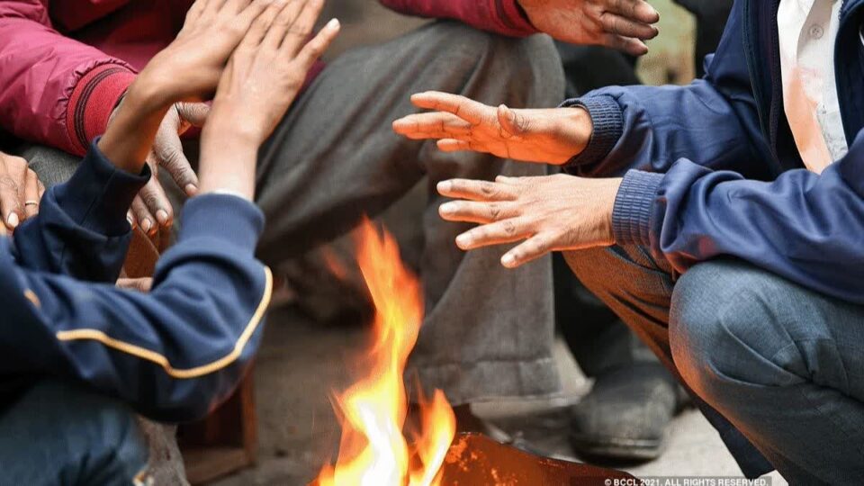 दिल्ली-NCR में पड़ने वाली है कड़ाके की सर्दी, बारिश का भी अनुमान