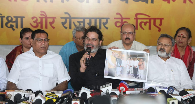 प्रशांत किशोर का आरोप: प्रत्याशी की नाम वापसी के पीछे धर्मेंद्र प्रधान का दबाव, सबूत में दिखाई तस्वीरें