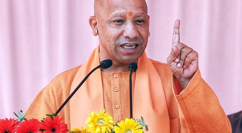योगी आदित्यनाथ का बड़ा हमला: “विपक्ष ब्रिटिशों की तरह देश को बांटने की साजिश रच रहा है”