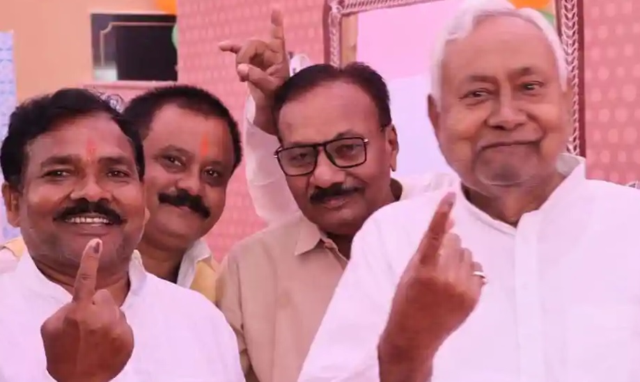Bihar CM Nitish Kumar casts his vote at Bakhtiyarpur polling booth during Bihar Election 2025