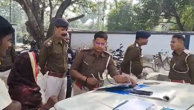 वैशाली भूमि विवाद में महिला की मौत और पुलिस जांच का दृश्य।