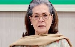 सोनिया गांधी और अरावली पहाड़ियों की तस्वीर — अरावली संरक्षण विवाद