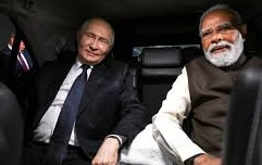 रूस के राष्ट्रपति व्लादिमीर पुतिन भारत-रूस सहयोग पर बयान देते हुए।